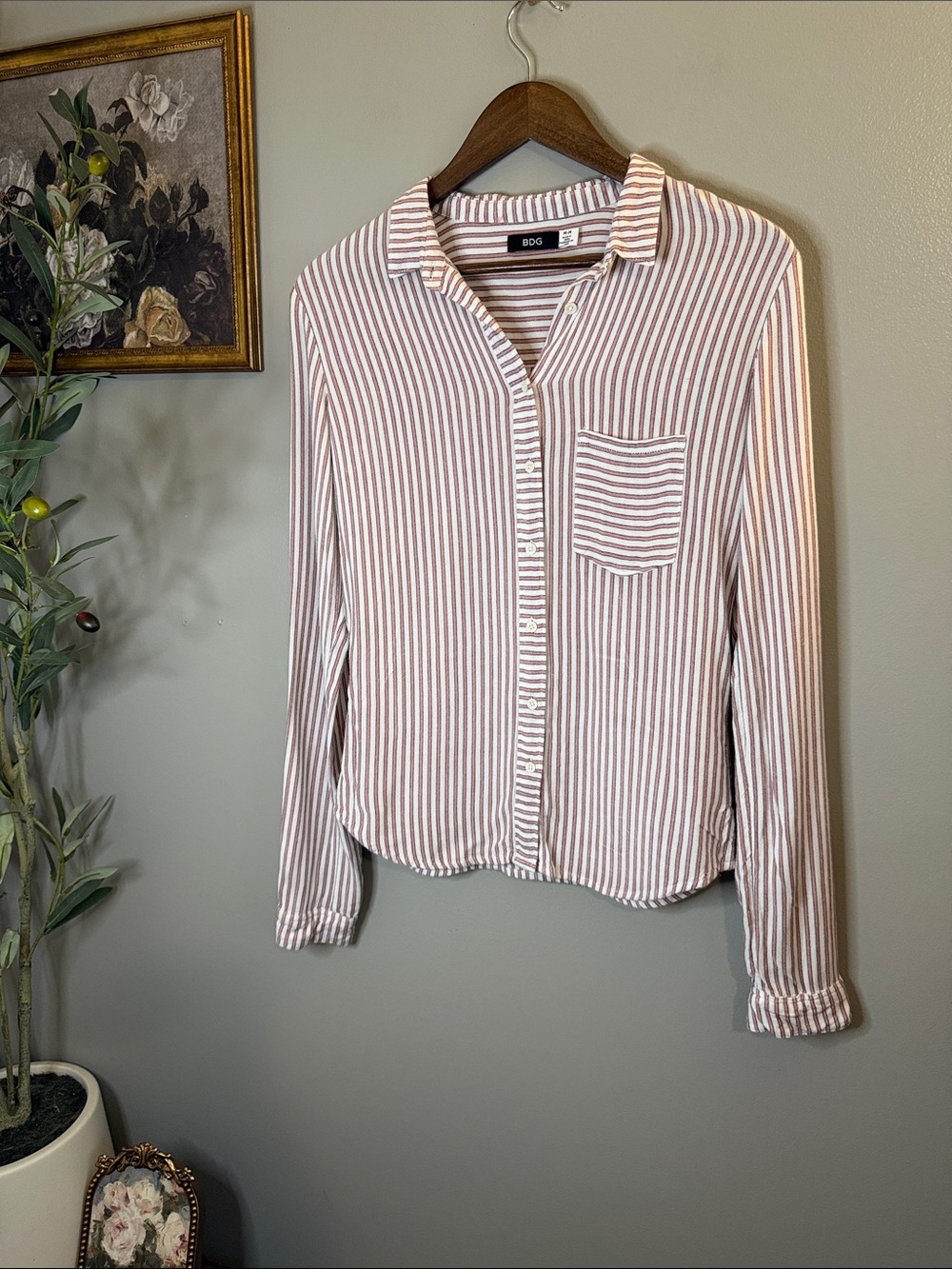 BDG Urban Outfitters Pink White Striped Rayon Button Front Shirt Medium - Picture 4 of 9
